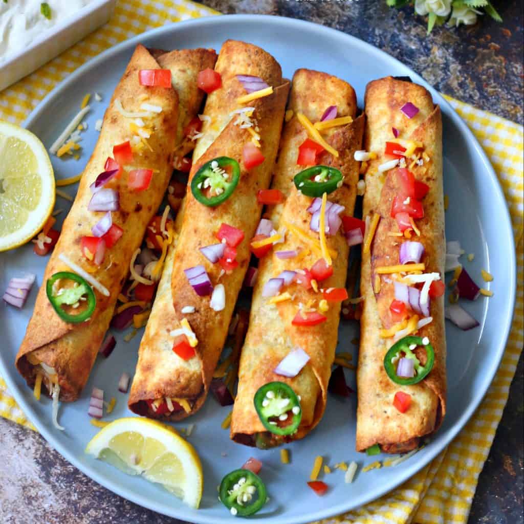 Airfryer Chicken Fajita Taquitos with Homemade Salsa - Chili to Choc