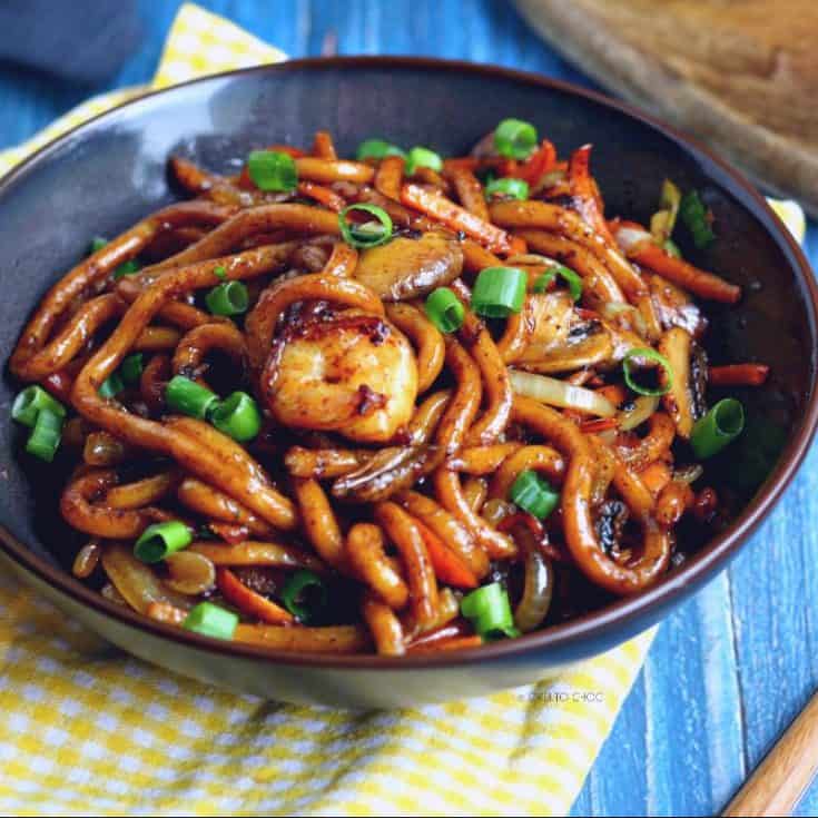 Yaki Udon with Shrimp (Japanese Stir Fried Noodles) - Chili to Choc