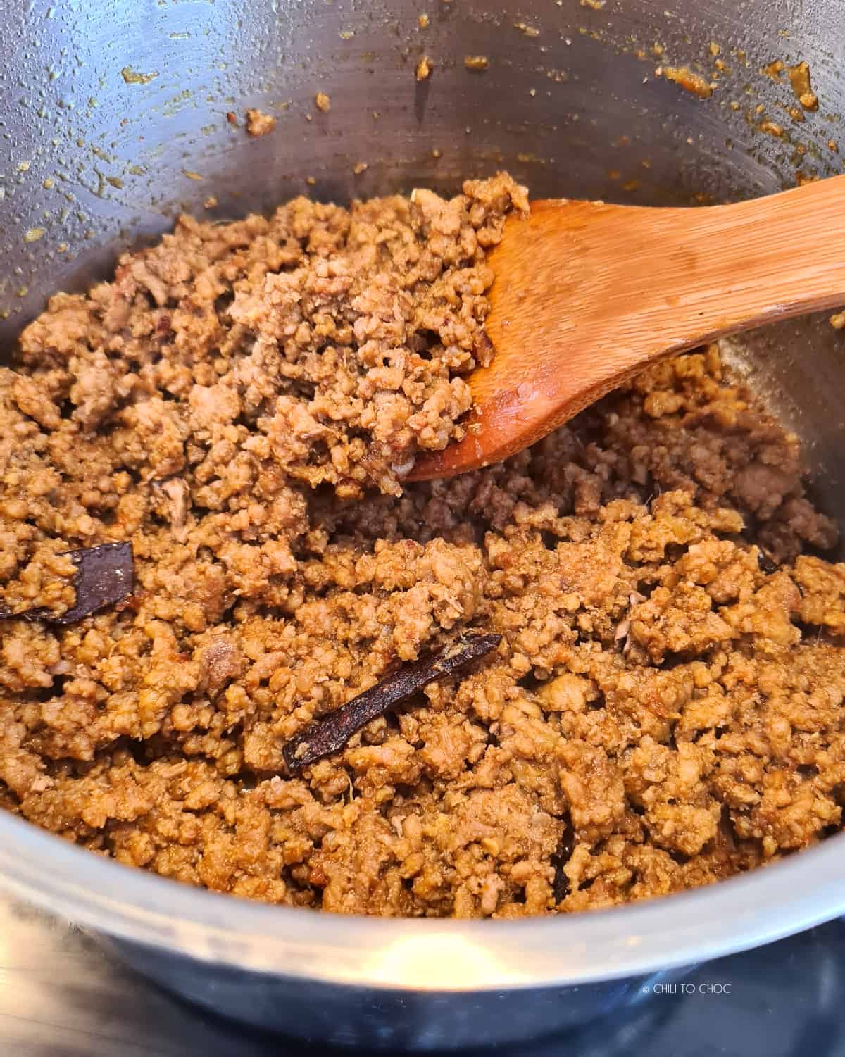 stuffing for keema samosa in a pot