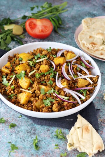 Aloo Keema (Ground Beef And Potato Curry) - Chili to Choc