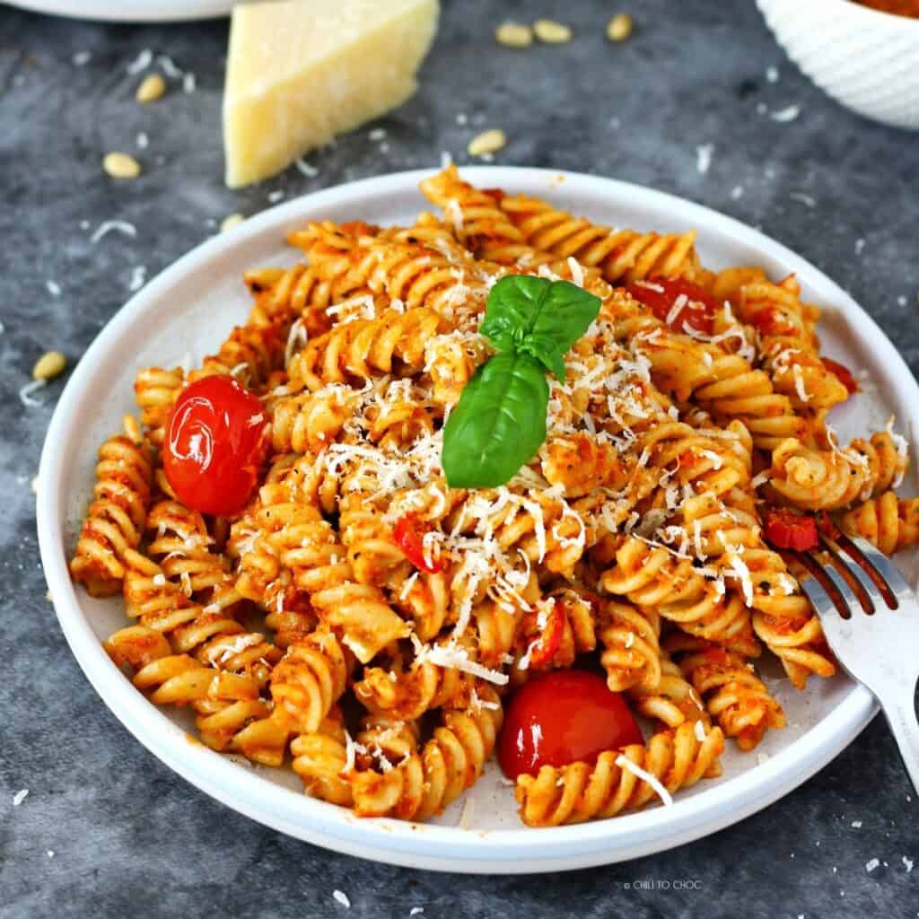 Pasta With Pesto Rosso (Sun-Dried Tomato Pesto) - Chili to Choc